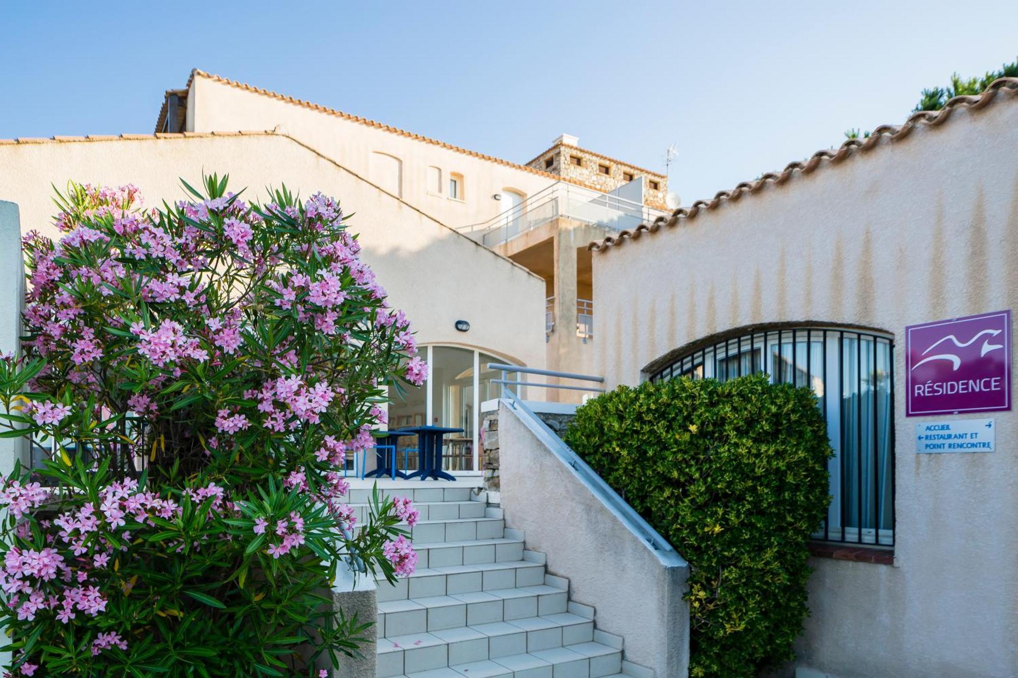 Ulvf Les Romarins Aparthotel Fleury  Εξωτερικό φωτογραφία